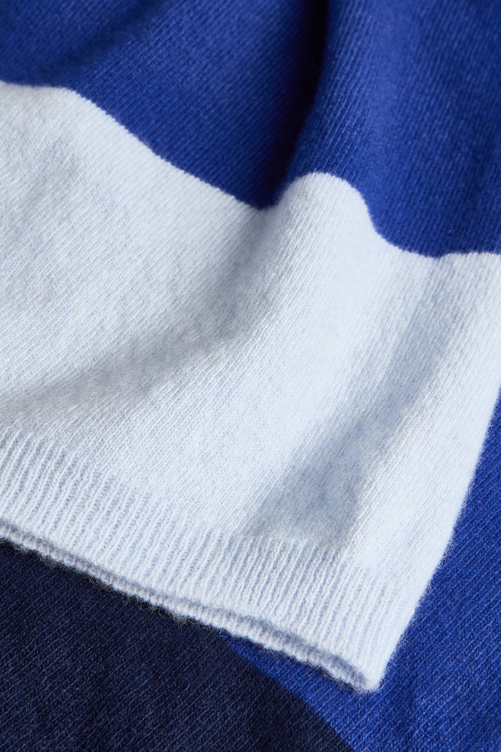 SCARF LINNET