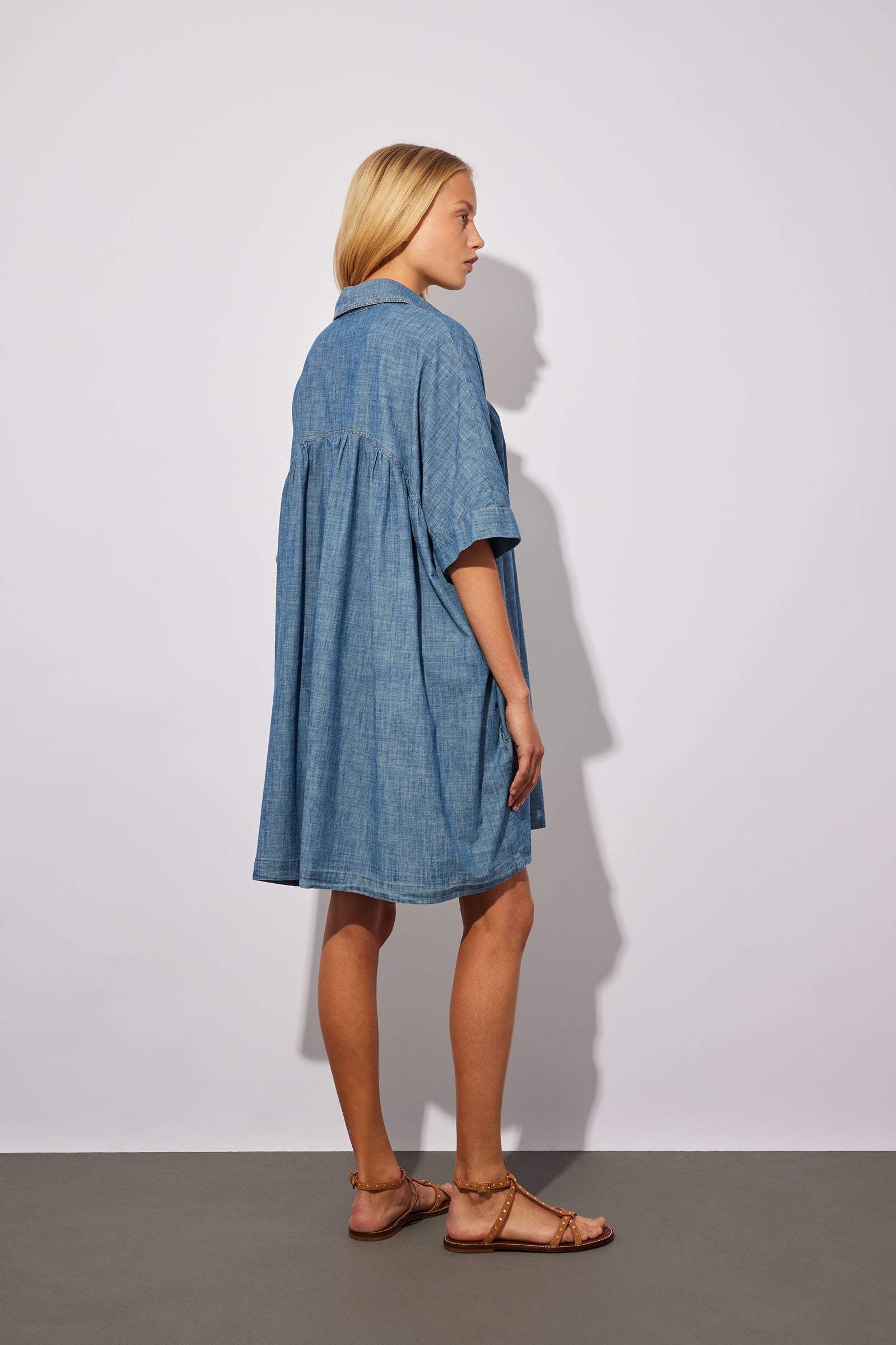 ABITO CON ARRICCIO IN CHAMBRAY