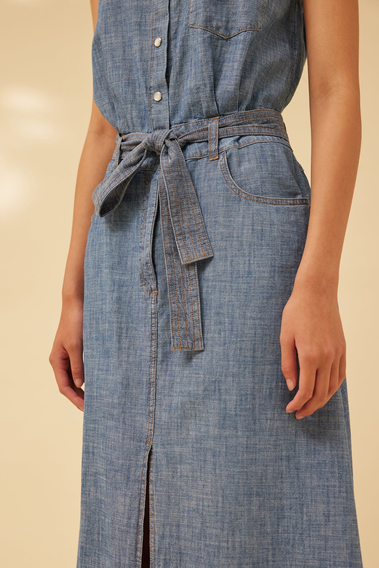 ABITO CON CINTURA IN CHAMBRAY