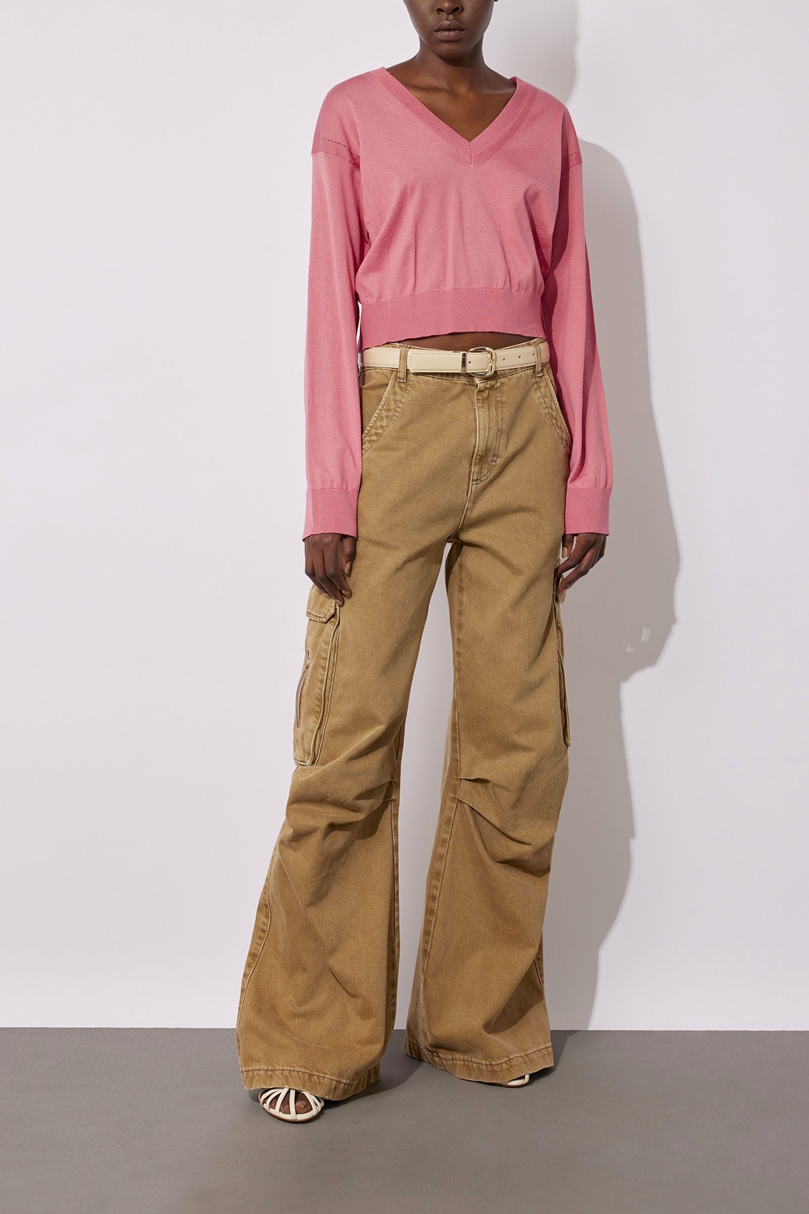 MERCERIZED COTTON V-NECK CROPPED SWEATER