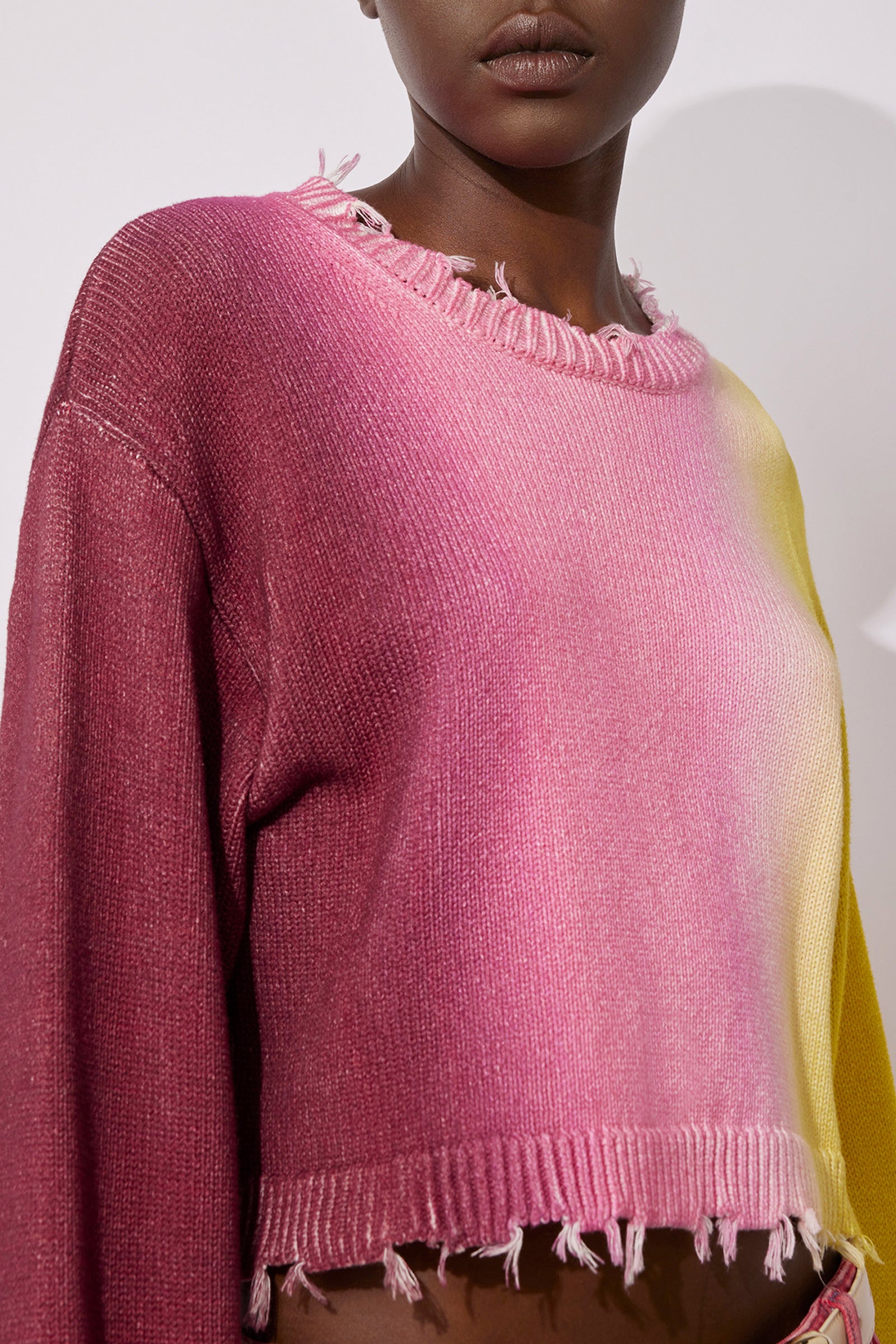 CROPPED SWEATER WITH SHADED PRINT