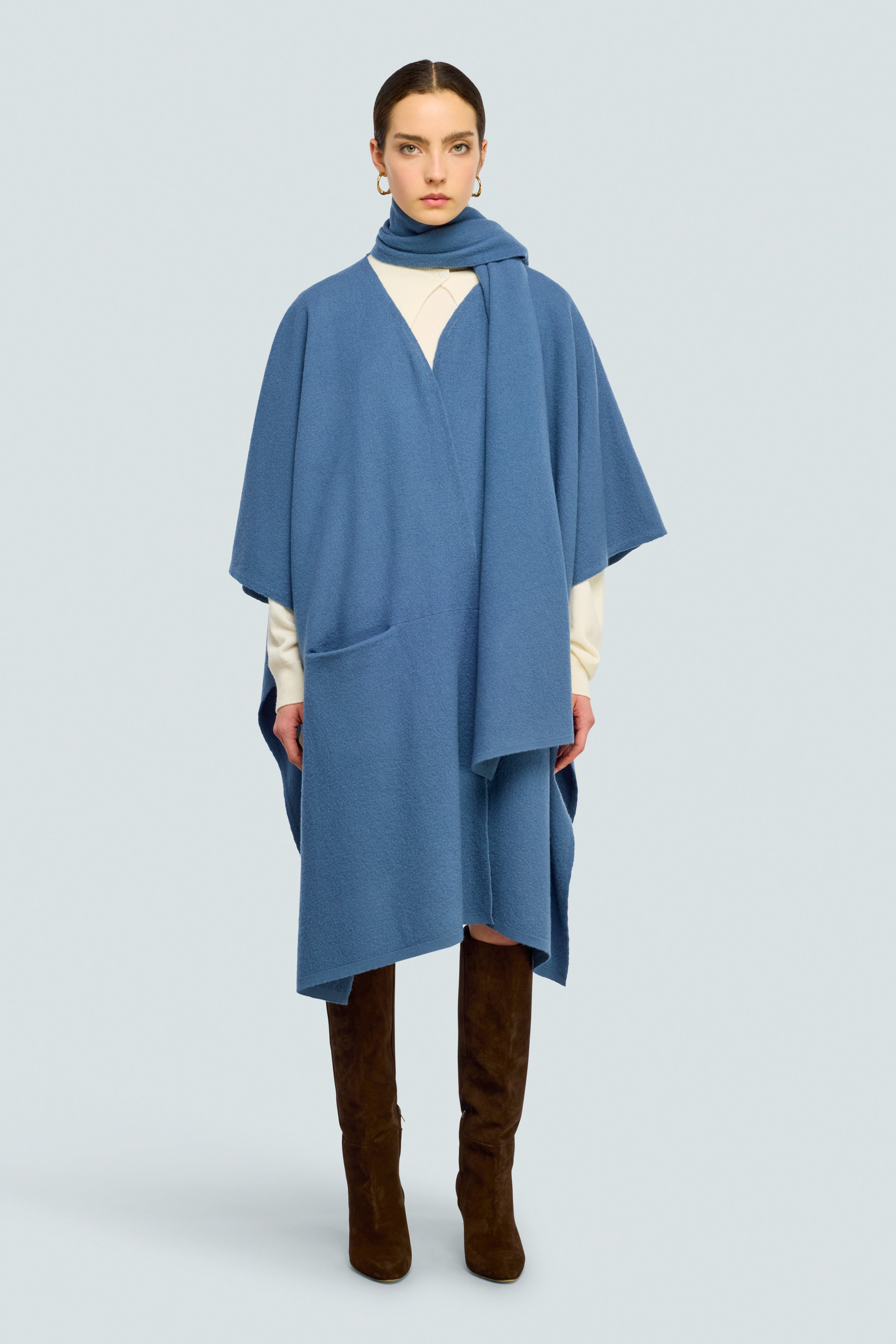PONCHO-AMY