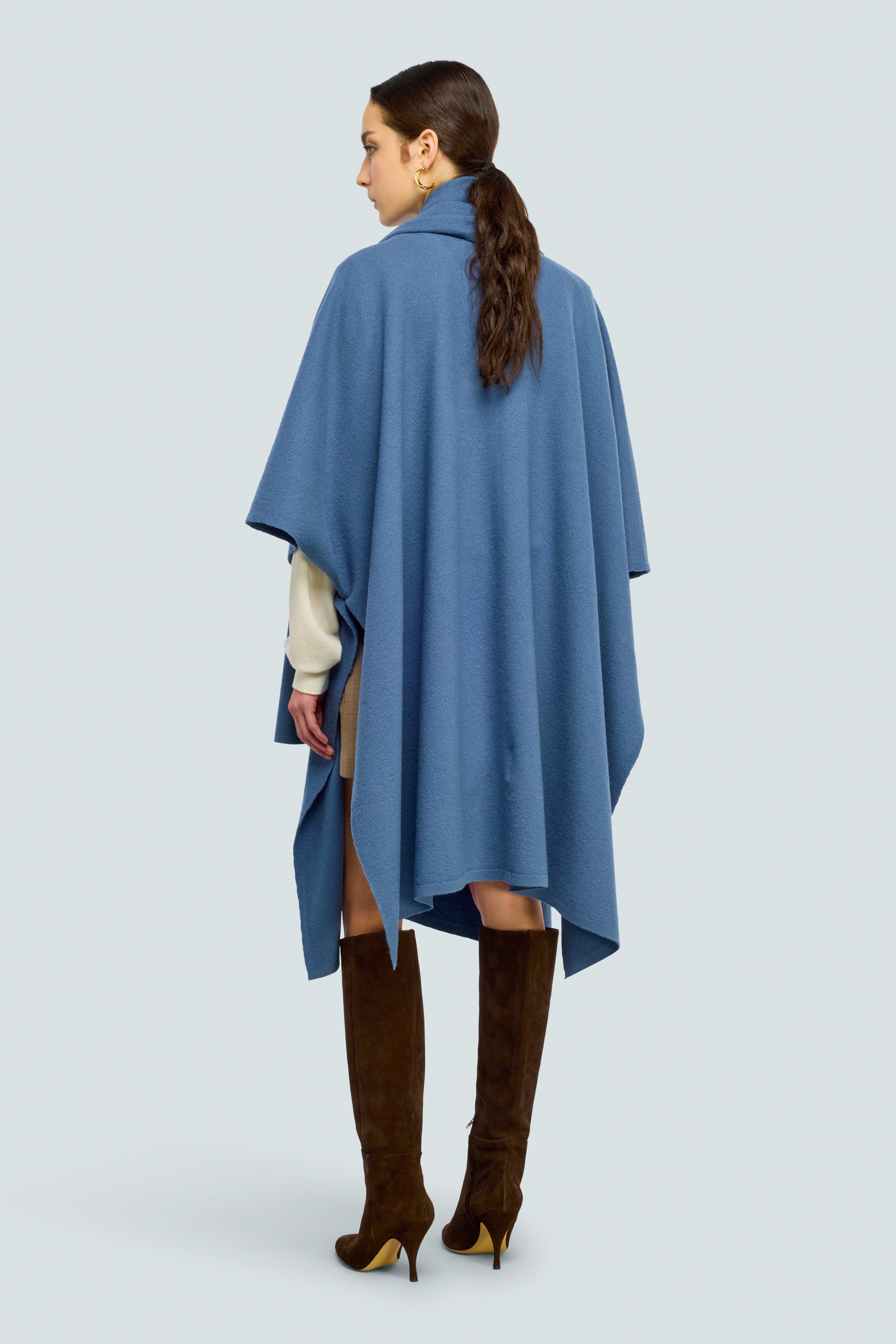 PONCHO-AMY