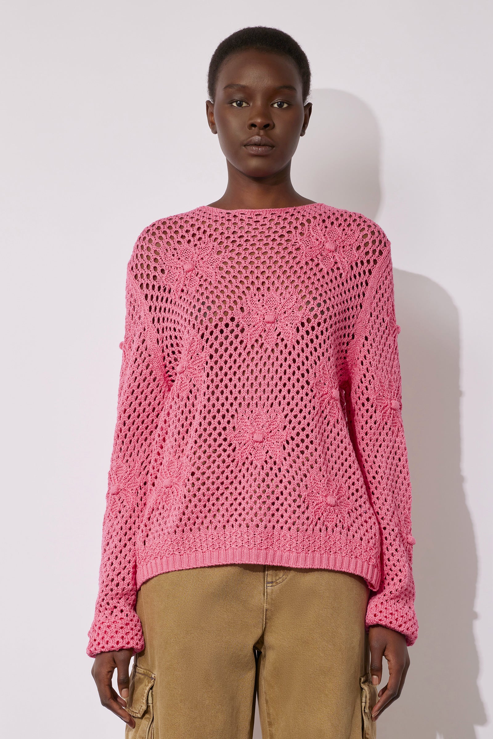 CREW-NECK SWEATER WITH NET STITCH AND FLOWERS